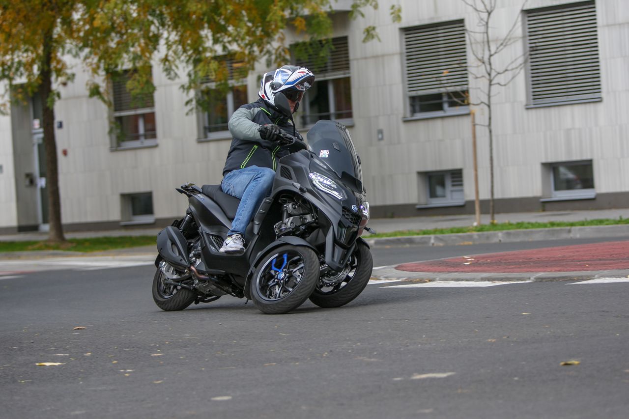 Image forPiaggio MP3 310 – Koliko gripa nude tri kotača?