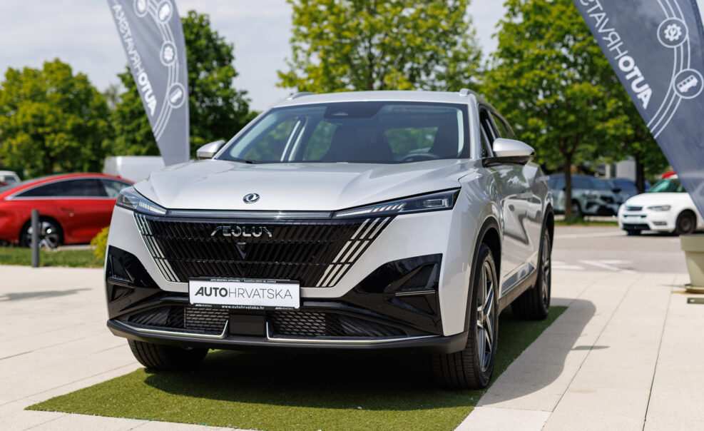 Novi kineski SUV čarobnjak nije ni hibrid ni električar