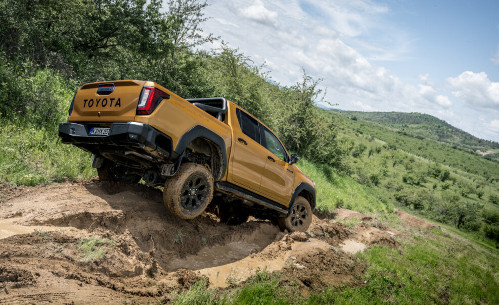 Toyota Hilux bratko…