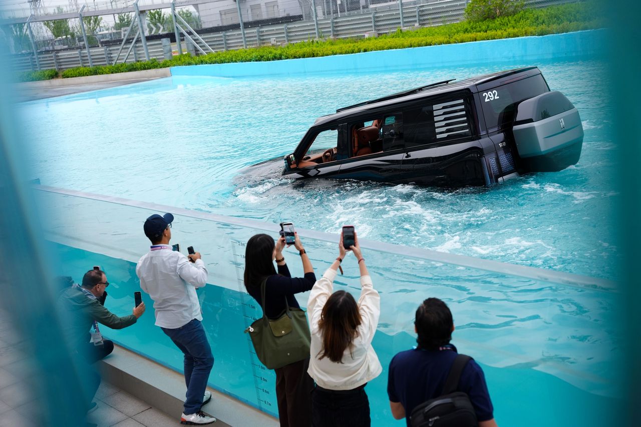 Image forYangwang U8 – SUV sudnjeg dana
