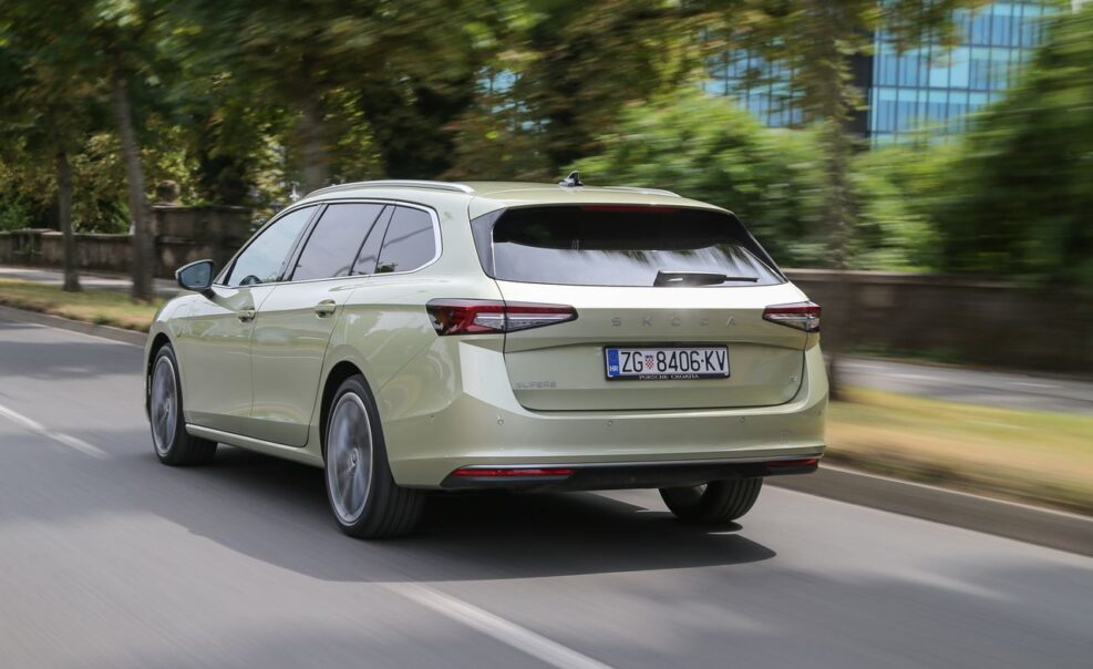 Škoda Superb Combi 1.5 TSI DSG PHEV – Hibridna kraljica putnih krstarica